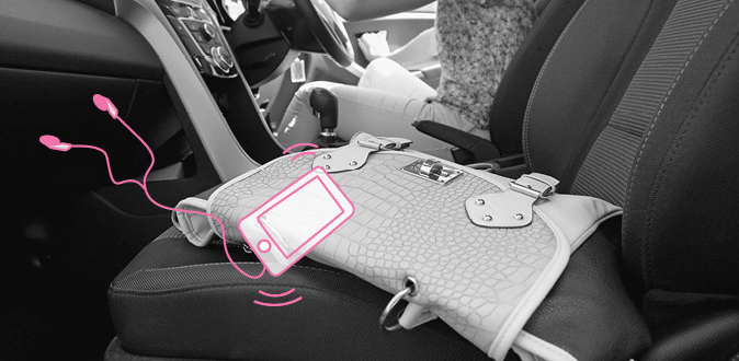 Waarom u geen tas op de bijrijdersstoel moet zetten Waarom u geen tas op de bijrijdersstoel moet zetten